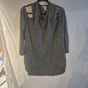 SoHo Street NY & Co Womens Sweater.    Box 27